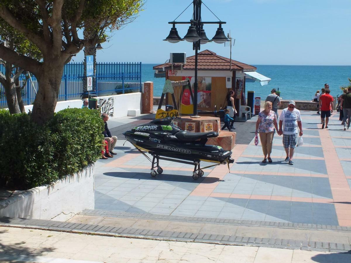 Apartamentos J&K Torremolinos Exterior photo